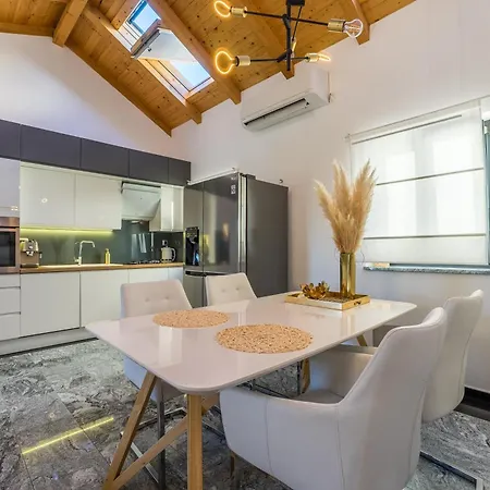 Holiday home Kairos With Hot Tub Privlaka (Zadar)