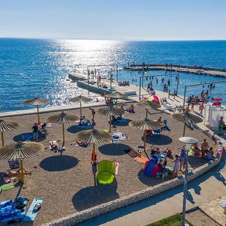 Kairos With Hot Tub Holiday home Privlaka (Zadar)