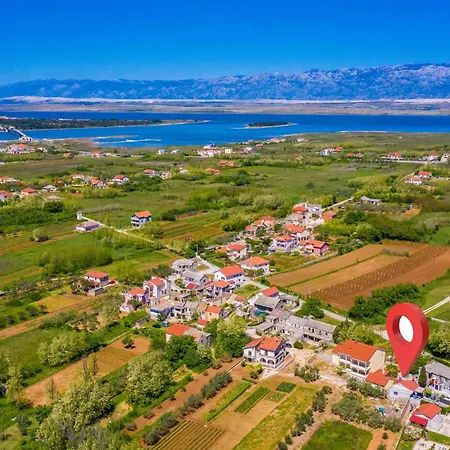 Kairos With Hot Tub Holiday home Privlaka (Zadar)